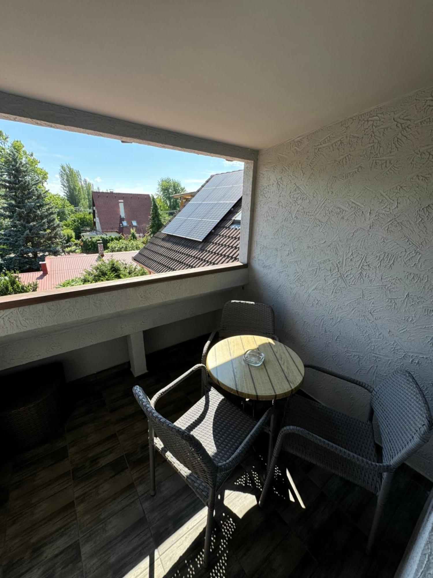 Rozsa Apartman Alsóörs Oda fotoğraf